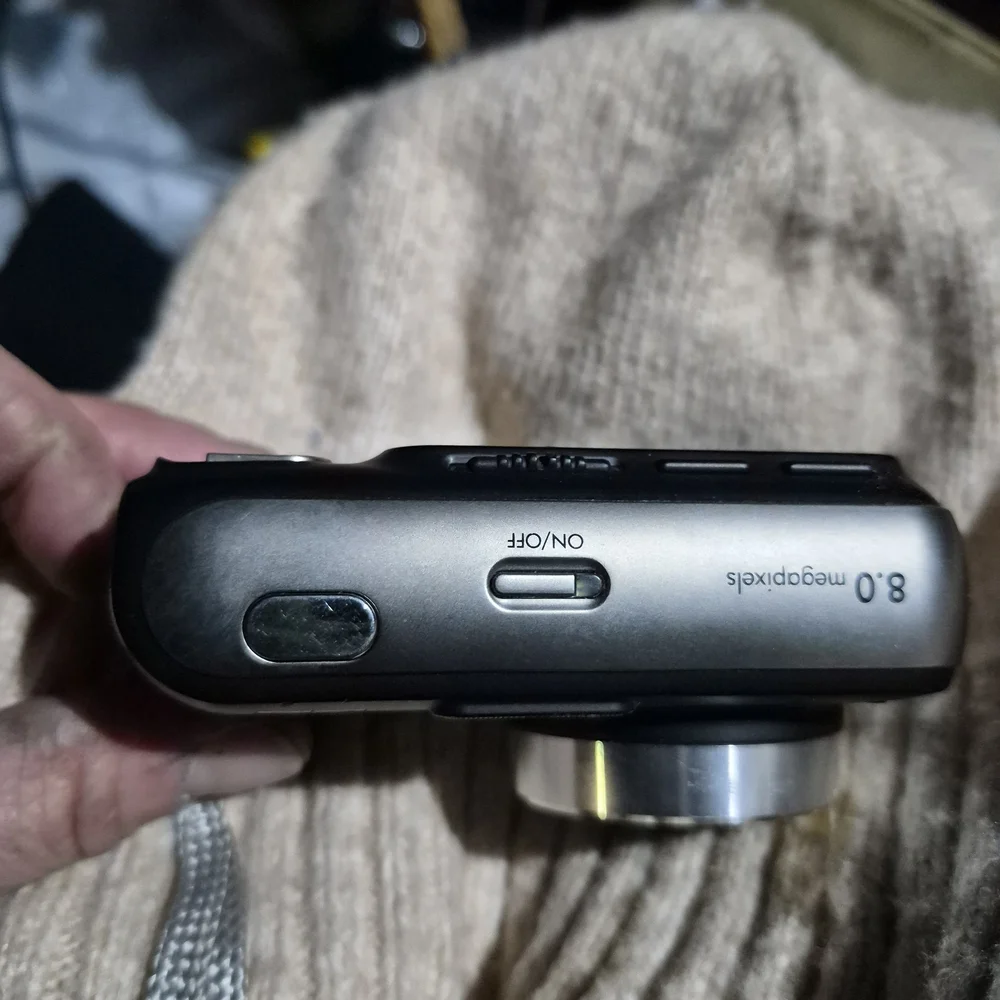 HP Black Compact Digital Camera with 6x Optical Zoom